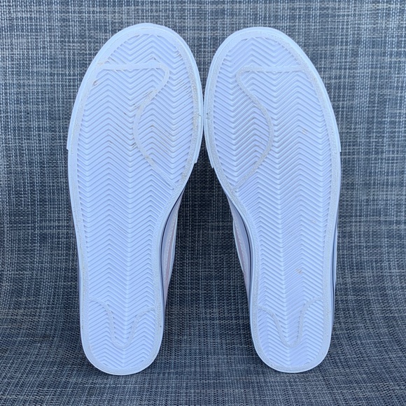 Nike Pink and White Women's Sneakers - Picture 10 of 12